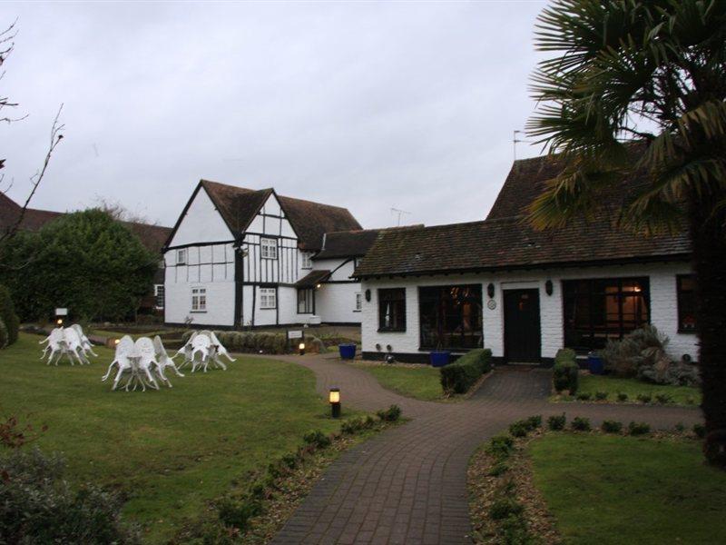 Barn Hotel London Ruislip Exterior foto