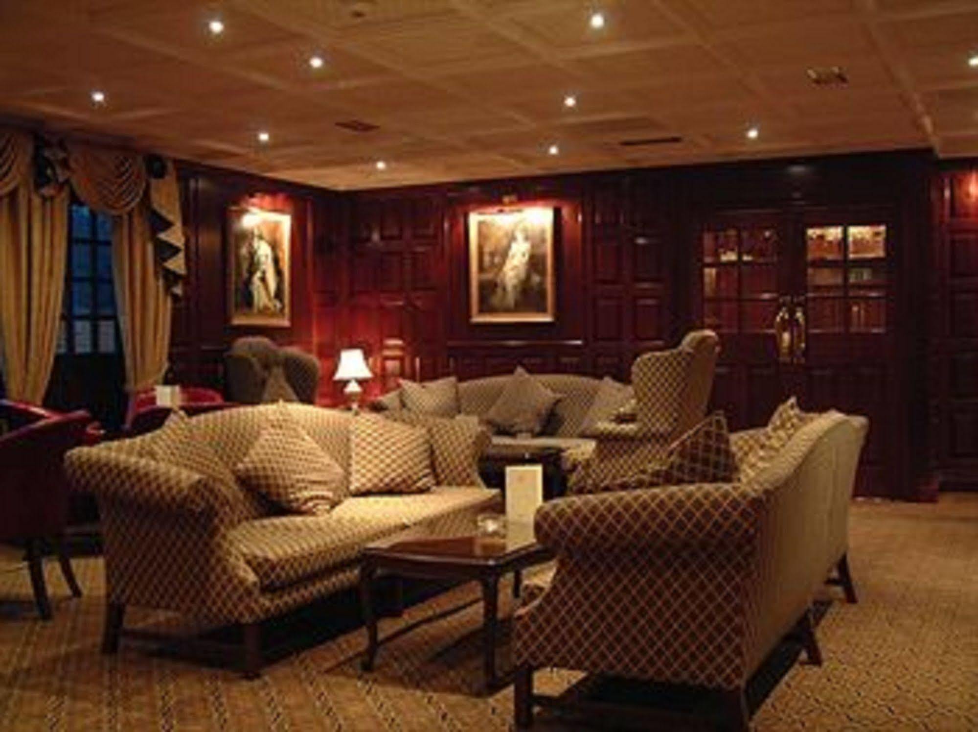 Barn Hotel London Ruislip Interior foto